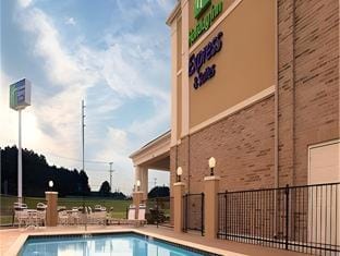 Holiday Inn Express Hotel & Suites Clarksville By IHG Hotel in Arkansas