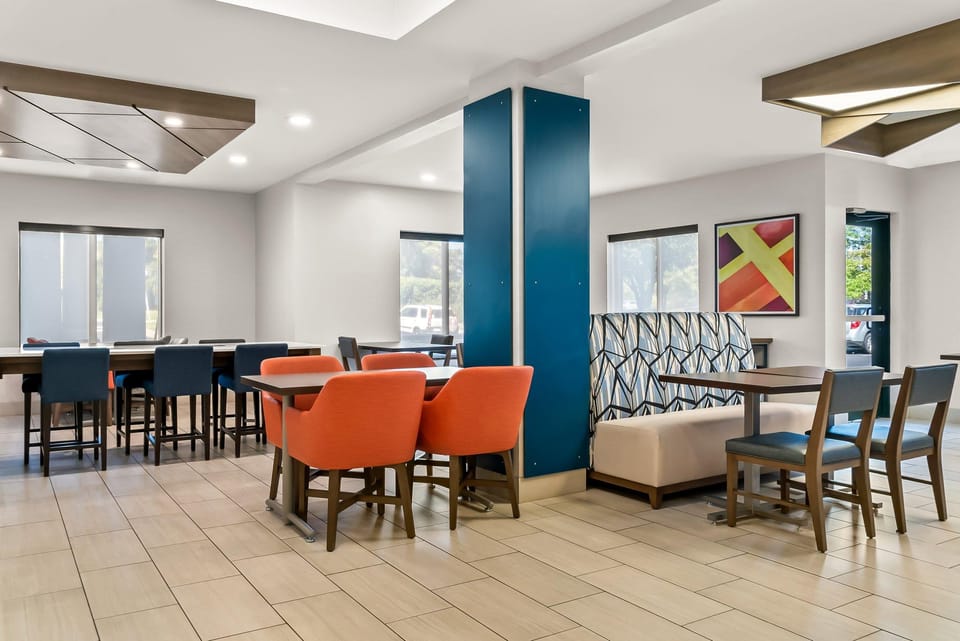 Holiday Inn Express Hotel & Suites - Novi By IHG Hotel in Novi