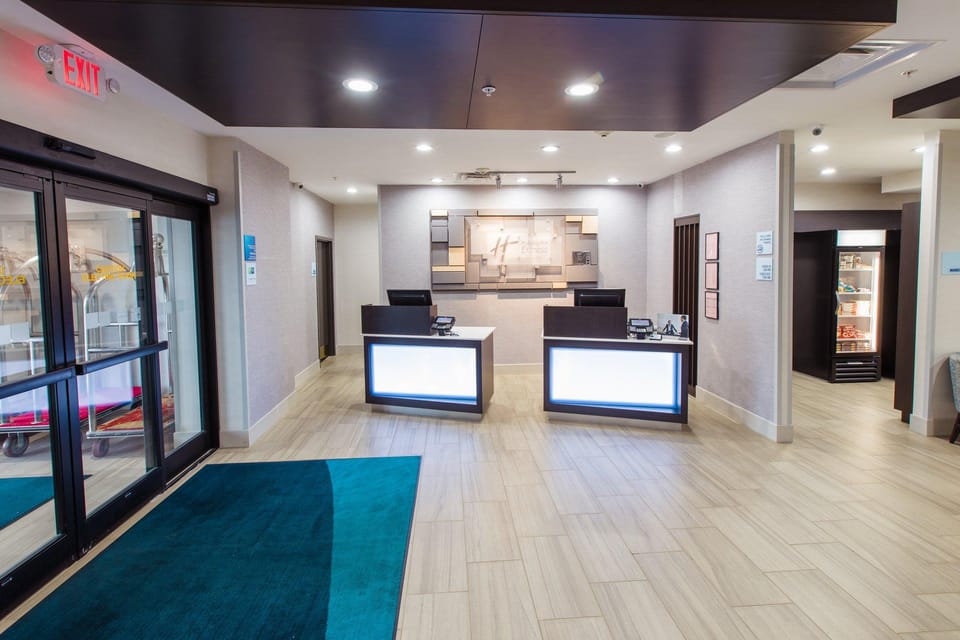 Holiday Inn Express Hotel & Suites Harriman By IHG Hotel in Tennessee