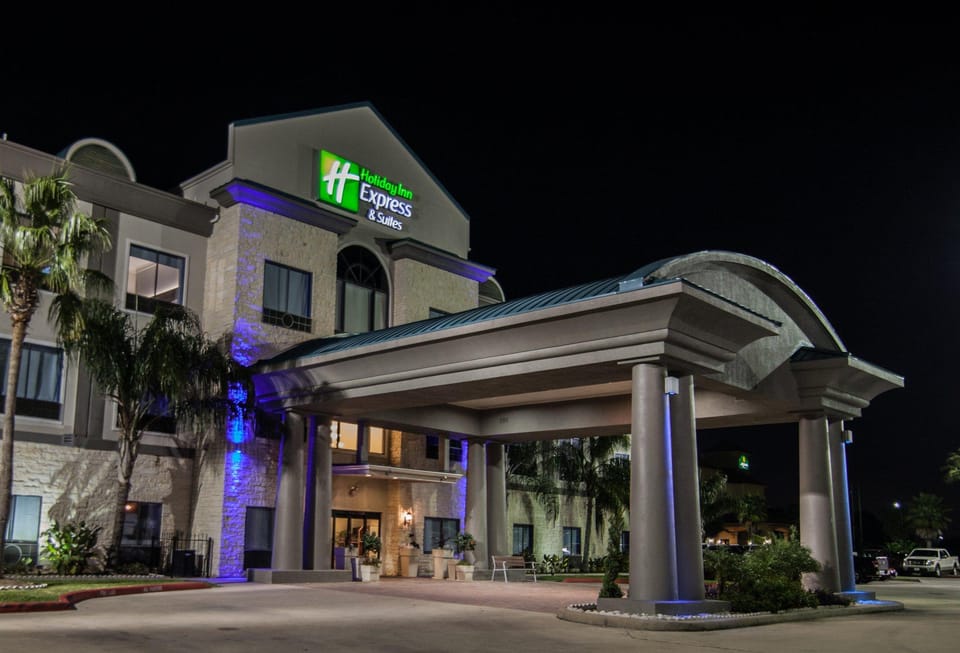 Holiday Inn Express Houston-Alvin By IHG Hotel in Alvin