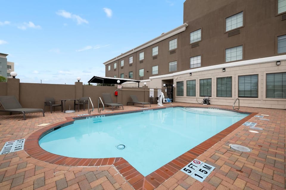 Holiday Inn Express Hotel and Suites Kingsville By IHG Hotel in Kingsville