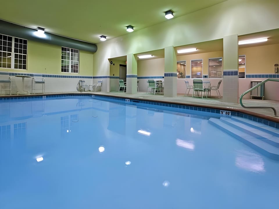 Holiday Inn Express Hotel & Suites Magnolia Lake Columbia By IHG Hotel in Arkansas