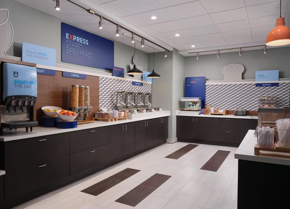 Holiday Inn Express Peru-Lasalle Area By IHG Hotel in Illinois