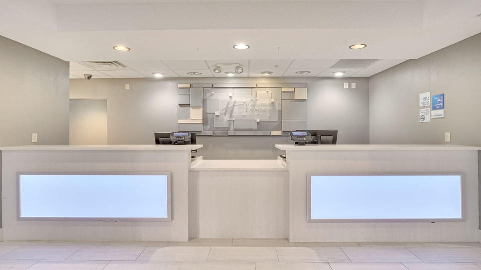 Holiday Inn Express Hotel & Suites Portland By IHG Hotel in Indiana