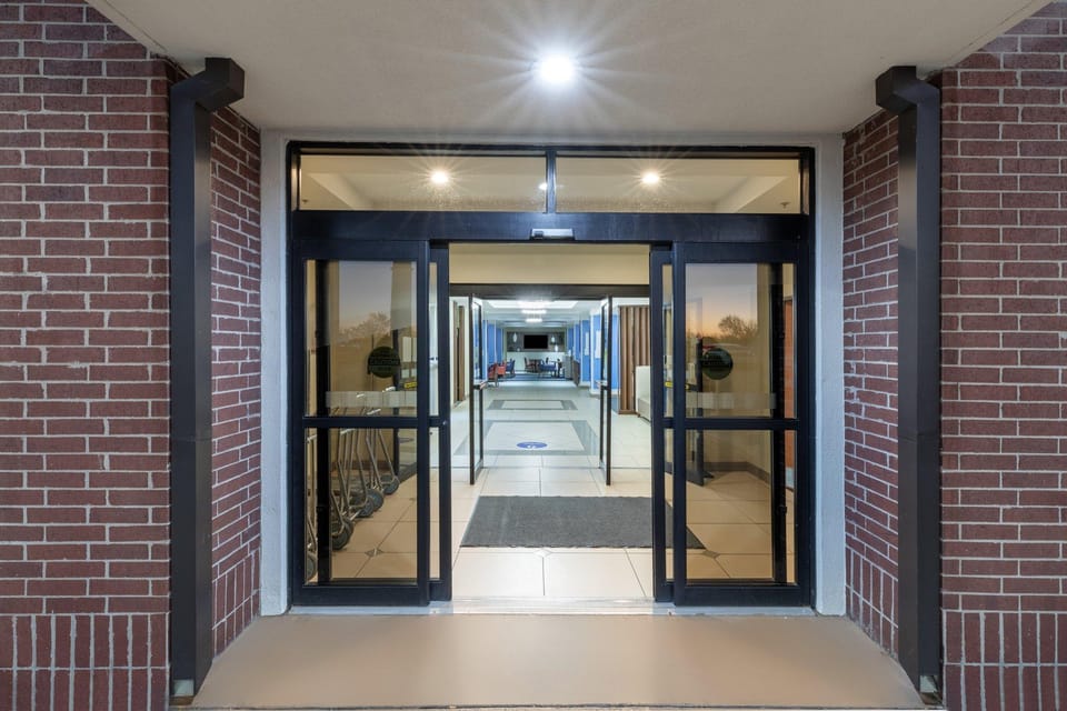 Holiday Inn Express Hotel & Suites Pryor By IHG Hotel in Ozark Mountains