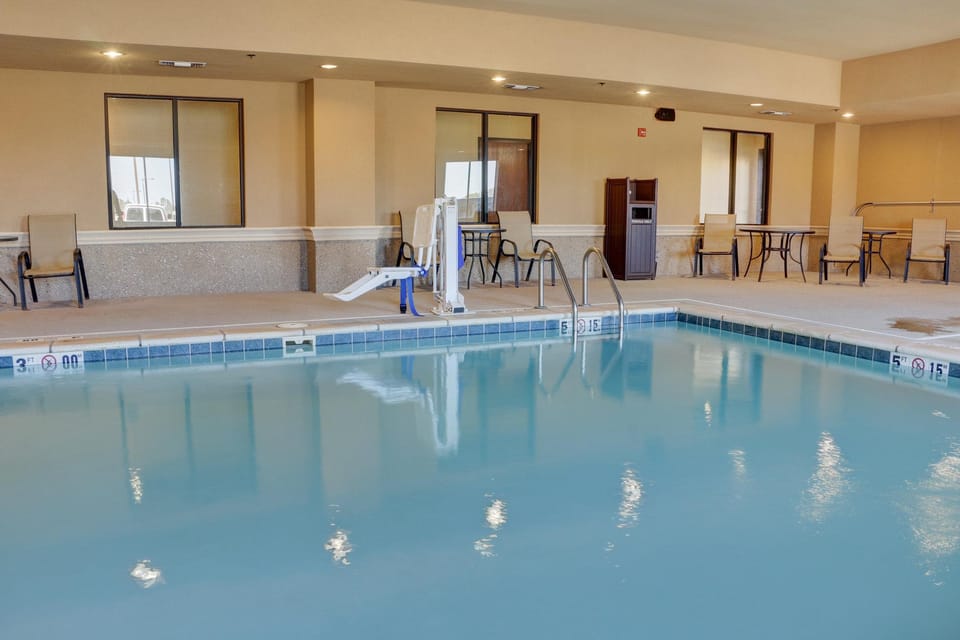 Holiday Inn Express Hotel & Suites Texarkana East By IHG Hotel in Texarkana