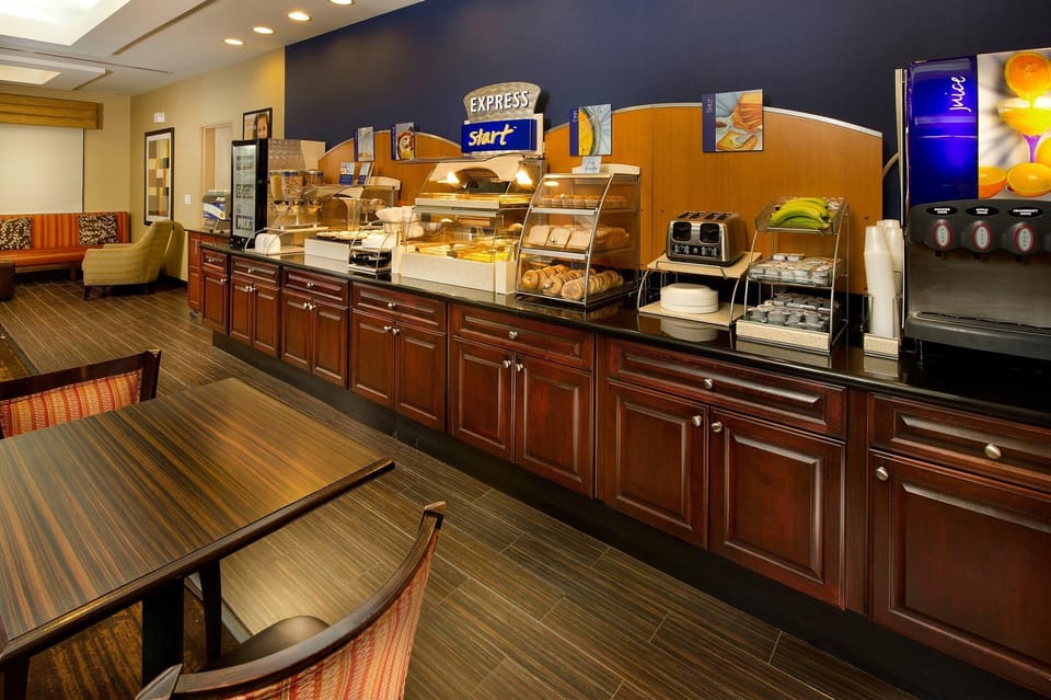 Holiday Inn Express Uvalde By IHG Hotel in Uvalde