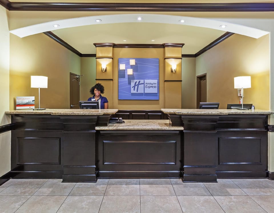 Holiday Inn Express Hotel & Suites Victoria By IHG Hotel in Victoria