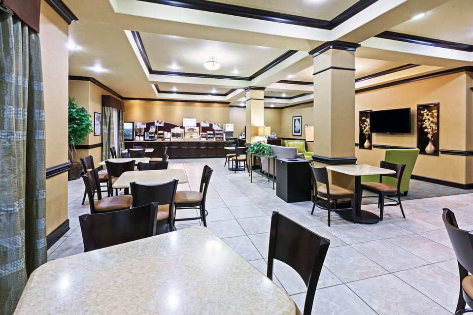 Holiday Inn Express Hotel & Suites Victoria By IHG Hotel in Victoria