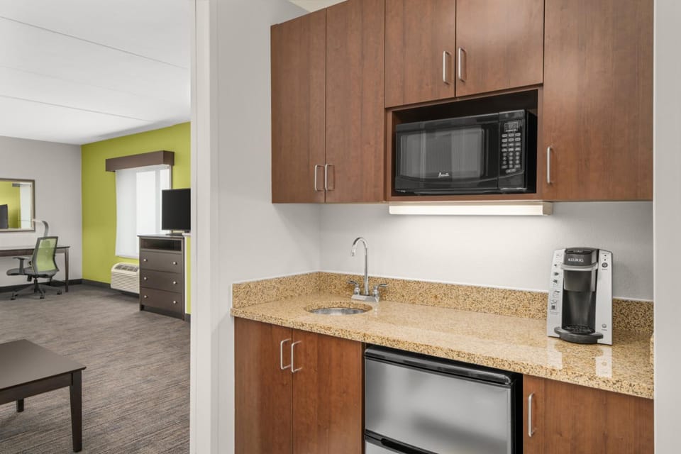 Holiday Inn Express & Suites Wilmington-Newark by IHG  Hotel in Delaware