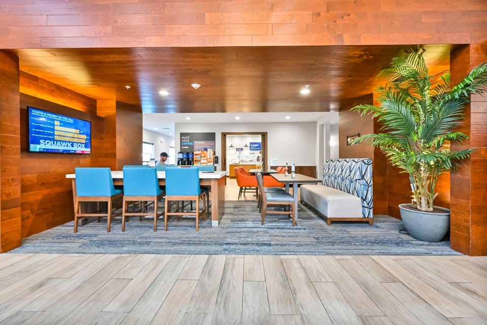 Holiday Inn Express Palestine By IHG Hotel in Texas