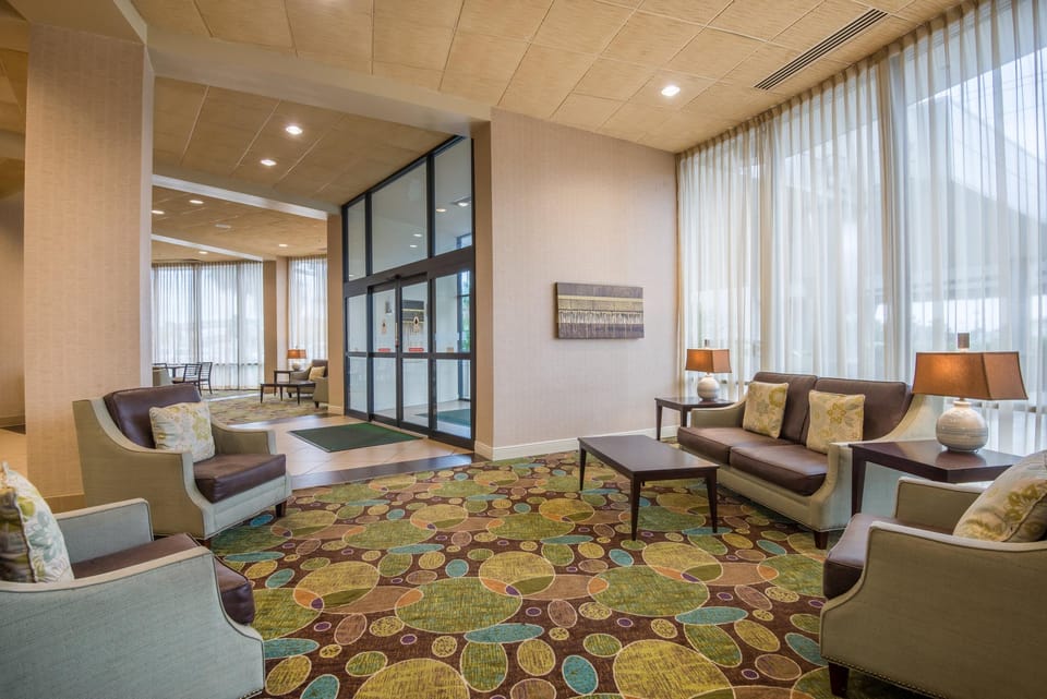 Holiday Inn New Orleans West Bank Tower By IHG Hotel in Terrytown