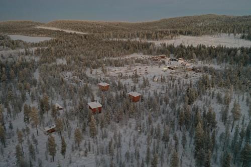 Aurora Husky Hut Lodge in Lapland
