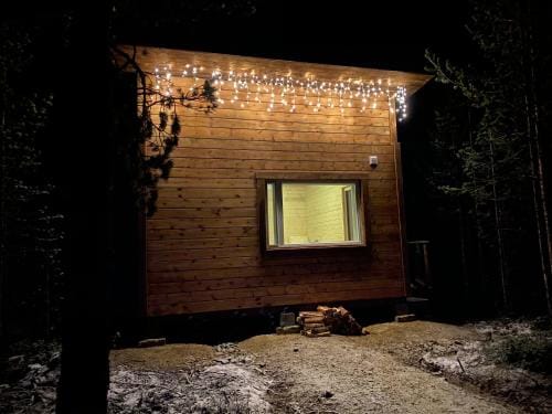 Aurora Husky Hut Lodge in Lapland