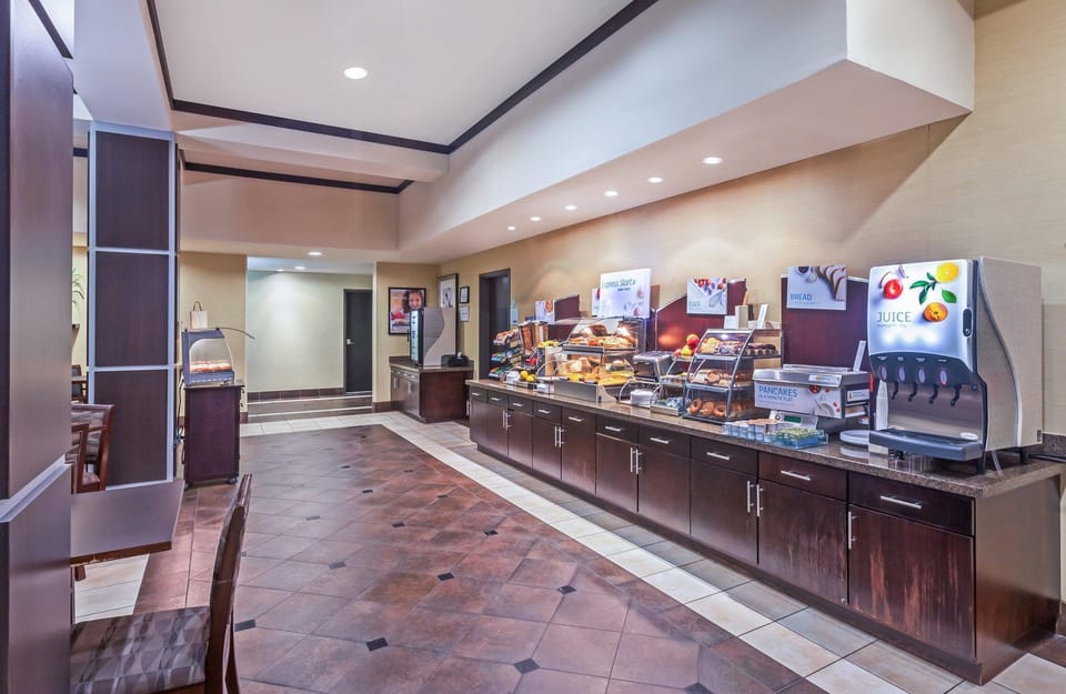 Holiday Inn Express Hotel & Suites Beaumont Northwest By IHG Hotel in Beaumont