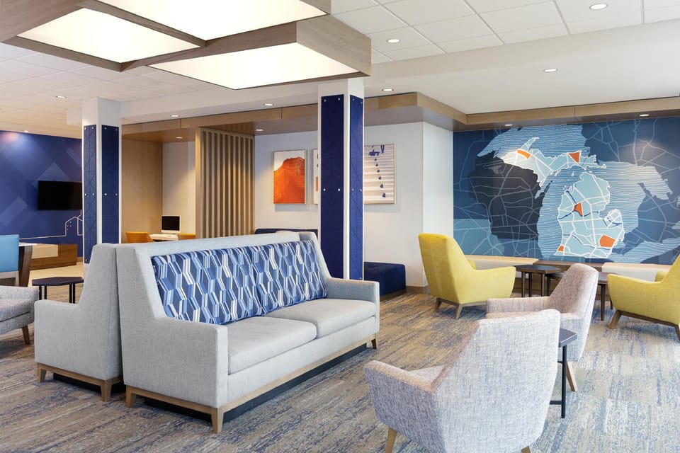 Holiday Inn Express Hotel & Suites Cincinnati Southeast Newport By IHG Hotel in Bellevue
