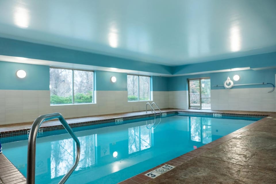 Holiday Inn Express Hotel & Suites Memphis/Germantown By IHG Hotel in Germantown