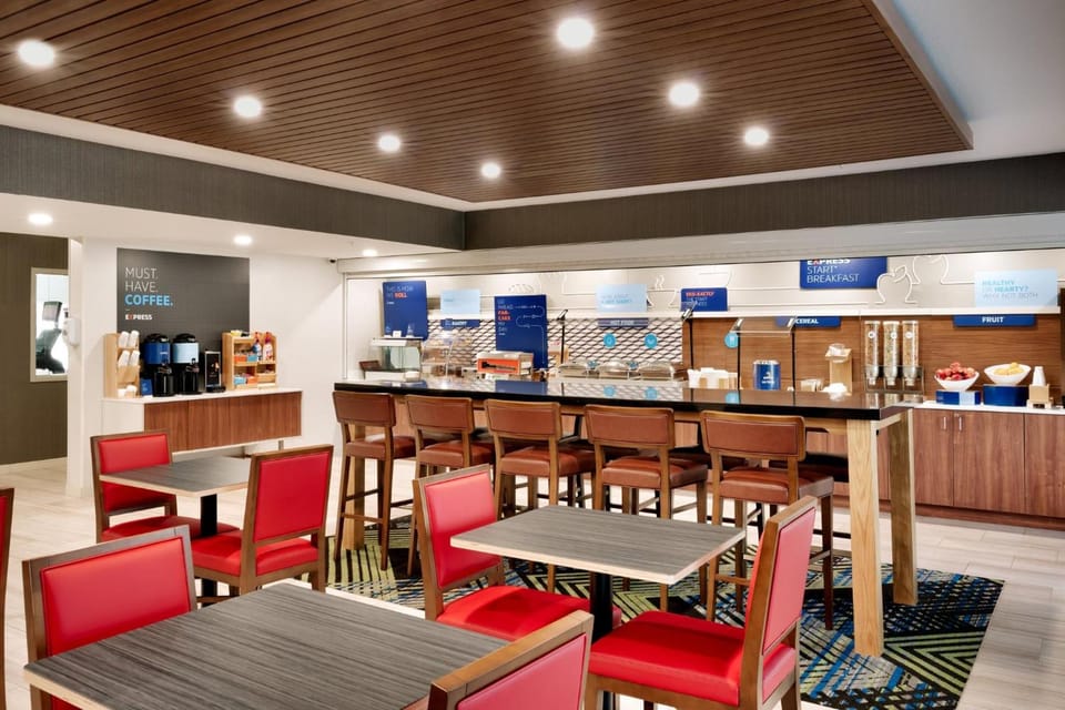 Holiday Inn Express & Suites Mitchell By IHG Hotel in Mitchell