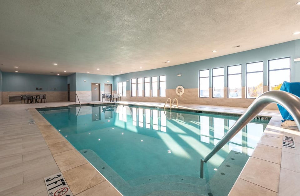 Holiday Inn Express Hotel and Suites Saint Robert By IHG Hotel in Saint Robert
