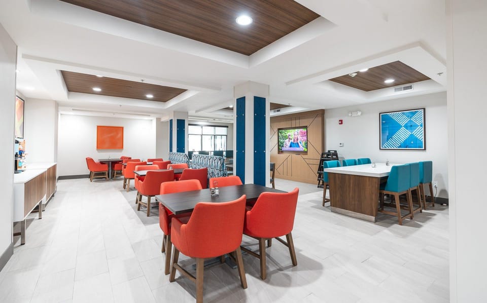 Holiday Inn Express Hotel and Suites Saint Robert By IHG Hotel in Saint Robert