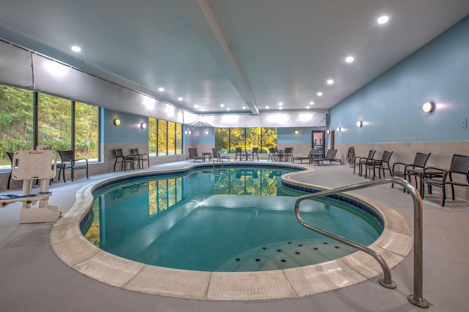 Holiday Inn Express Hotel & Suites Zanesville North By IHG Hotel in Zanesville