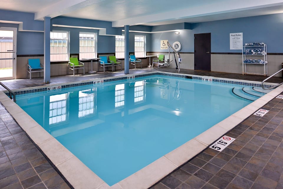 Holiday Inn Express Hotel & Suites North Kansas City By IHG Hotel in North Kansas City