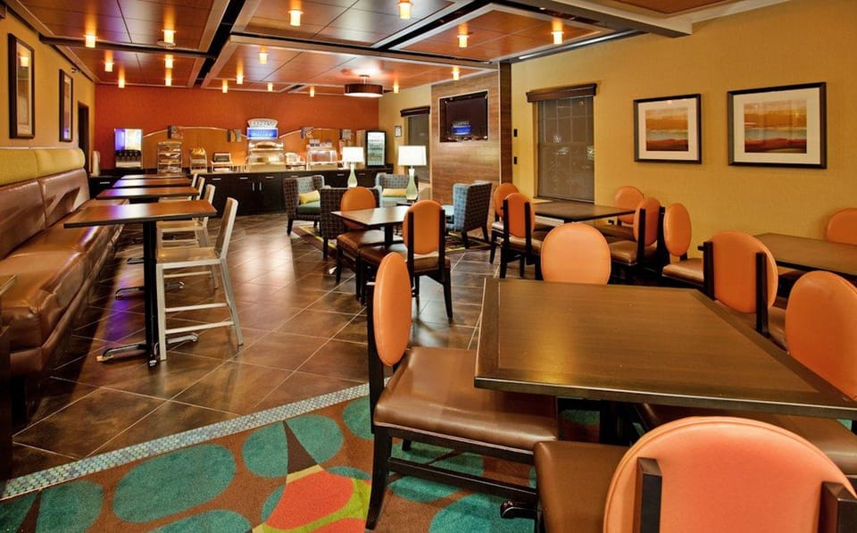 Holiday Inn Express Hotel & Suites North Kansas City By IHG Hotel in North Kansas City