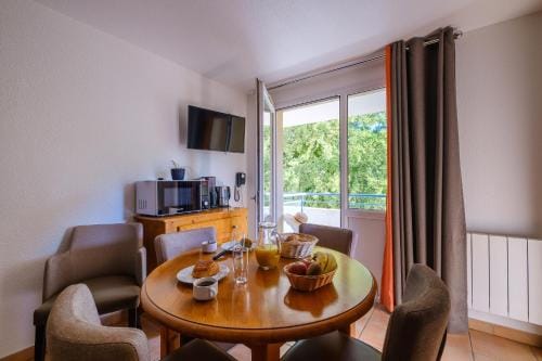 Residence Des Thermes Hotel in Jura