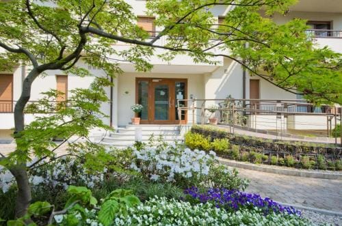 Active Living Residence - Self Check-In Hotel in Arco