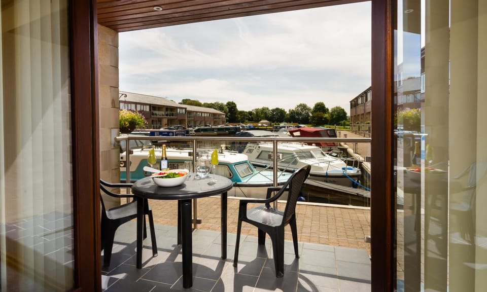 Tewitfield Marina Hotel in England