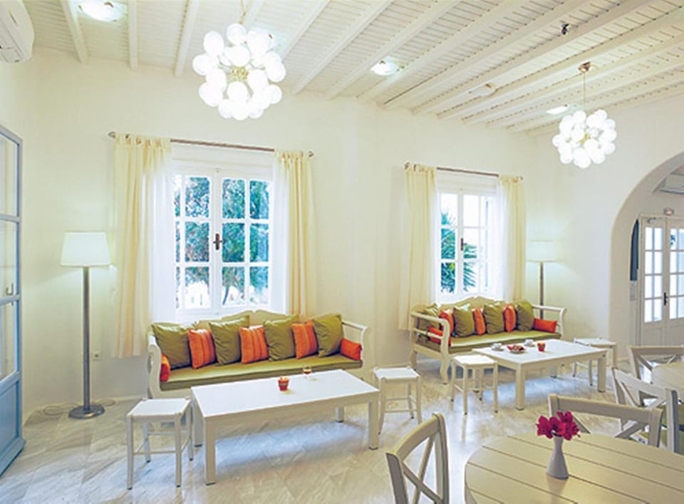 Zephyros Apartment hotel in Mykonos, Mikonos 846 00, Greece