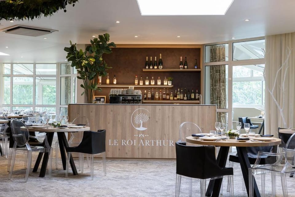 Hotel Lancelot & Spa - Domaine du Roi Arthur Apartment hotel in Ploërmel