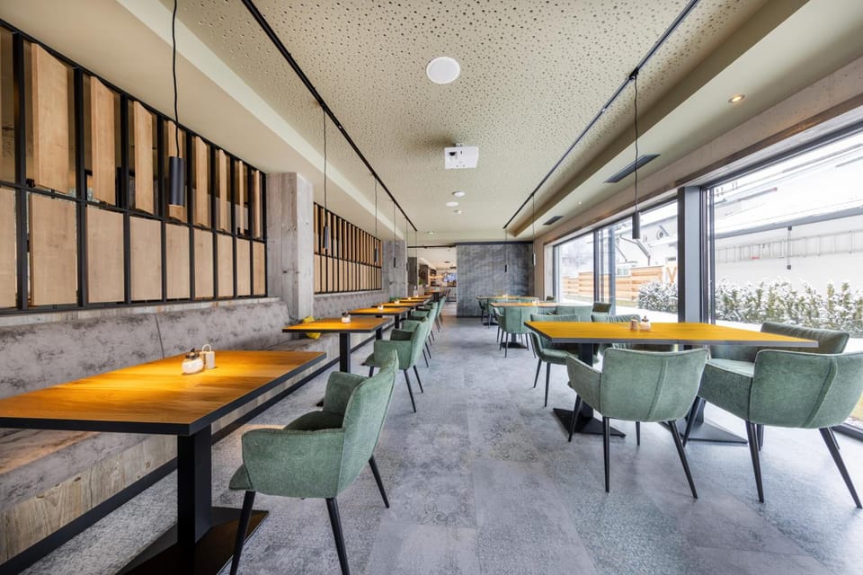 PEOPLE'S Hotel Hotel in Piesendorf