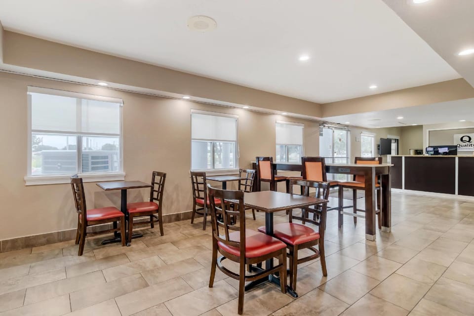 Quality Inn & Suites I-10 near Fiesta Texas Hotel in San Antonio