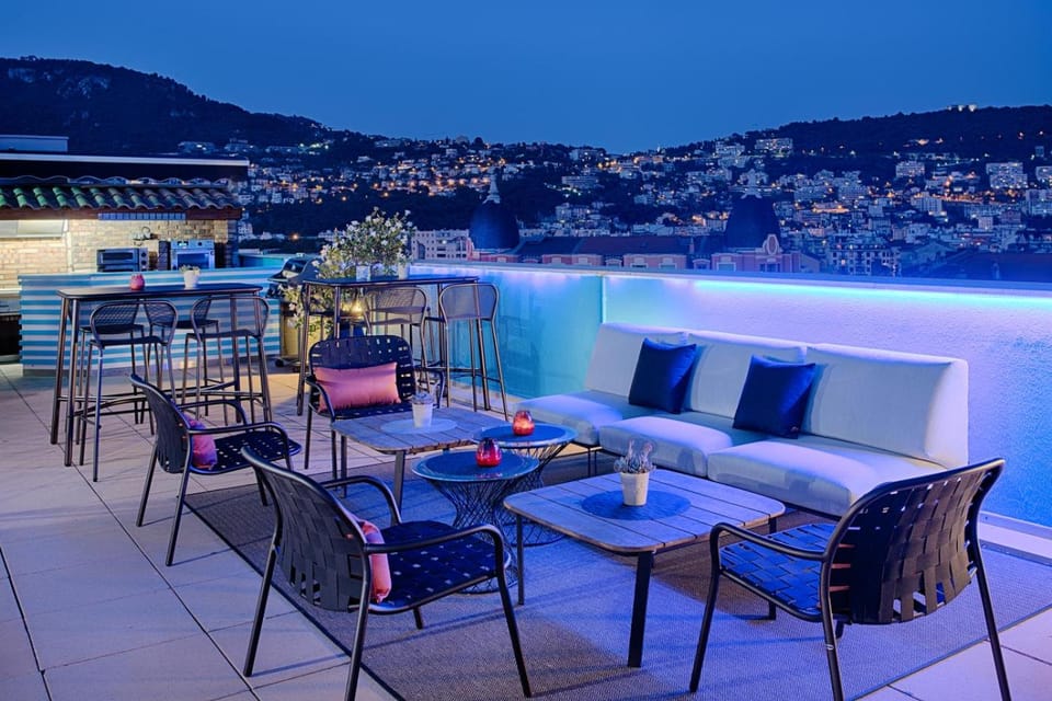 Bar/lounge