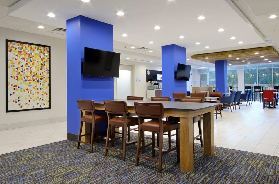 Holiday Inn Express & Suites Columbus North By IHG Hotel in Mississippi