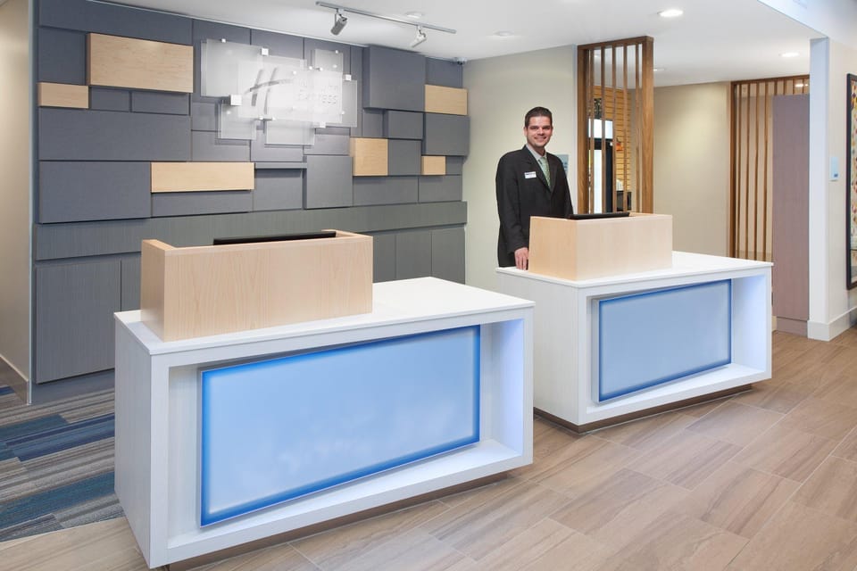 Holiday Inn Express & Suites Sterling Heights-Detroit Area By IHG Hotel in Sterling Heights