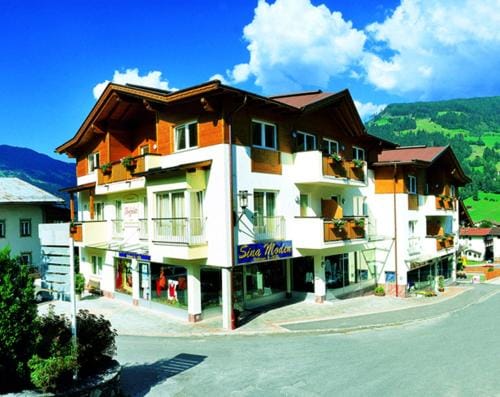 Landhotel Zenzerwirt Hotel in Tyrol