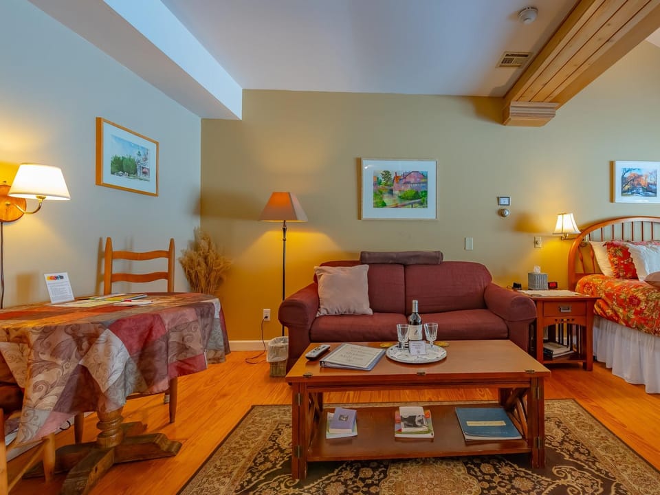 Shaker Mill Inn Inn in West Stockbridge