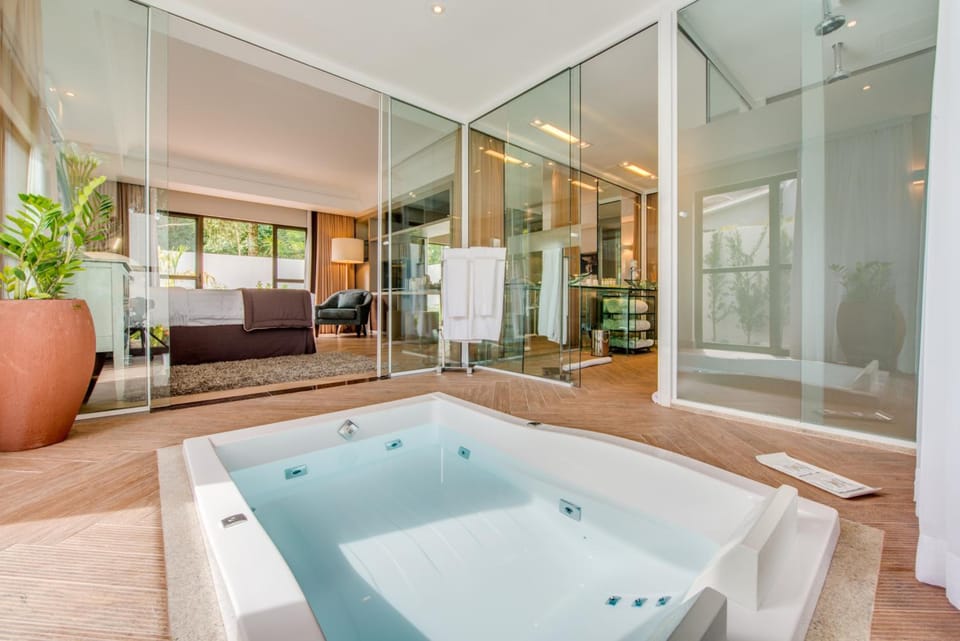Hot tub