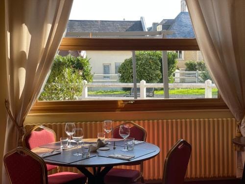 Les 3 rois by YY Hotel in Normandy