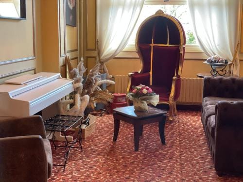 Les 3 rois by YY Hotel in Normandy