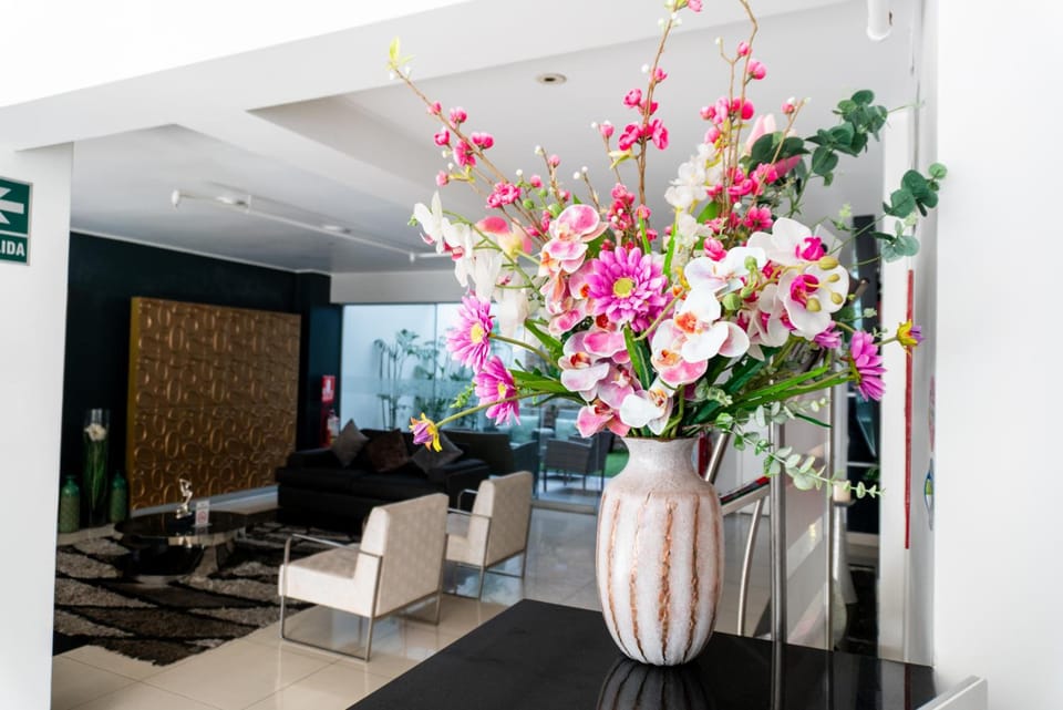 Apart Hotel Petit Palace Suites Apartment hotel in Miraflores