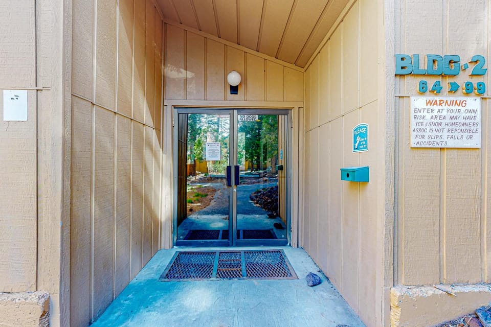 Kings Run Relaxation Hotel in Tahoe Vista