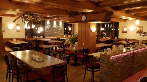 Gasthof Kussaburg Inn in Canton of Zurich