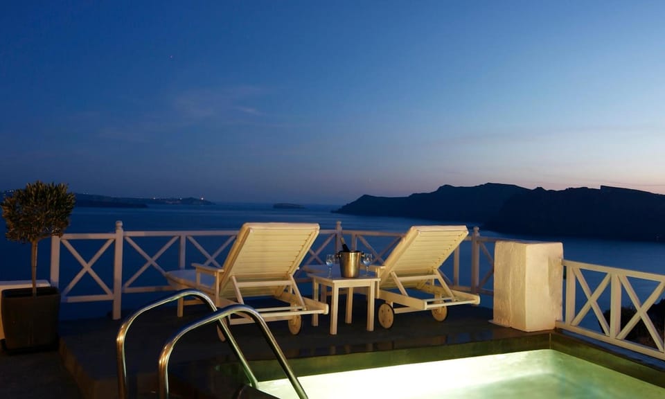 Armeni Village Rooms & Suites Hotel in Oia