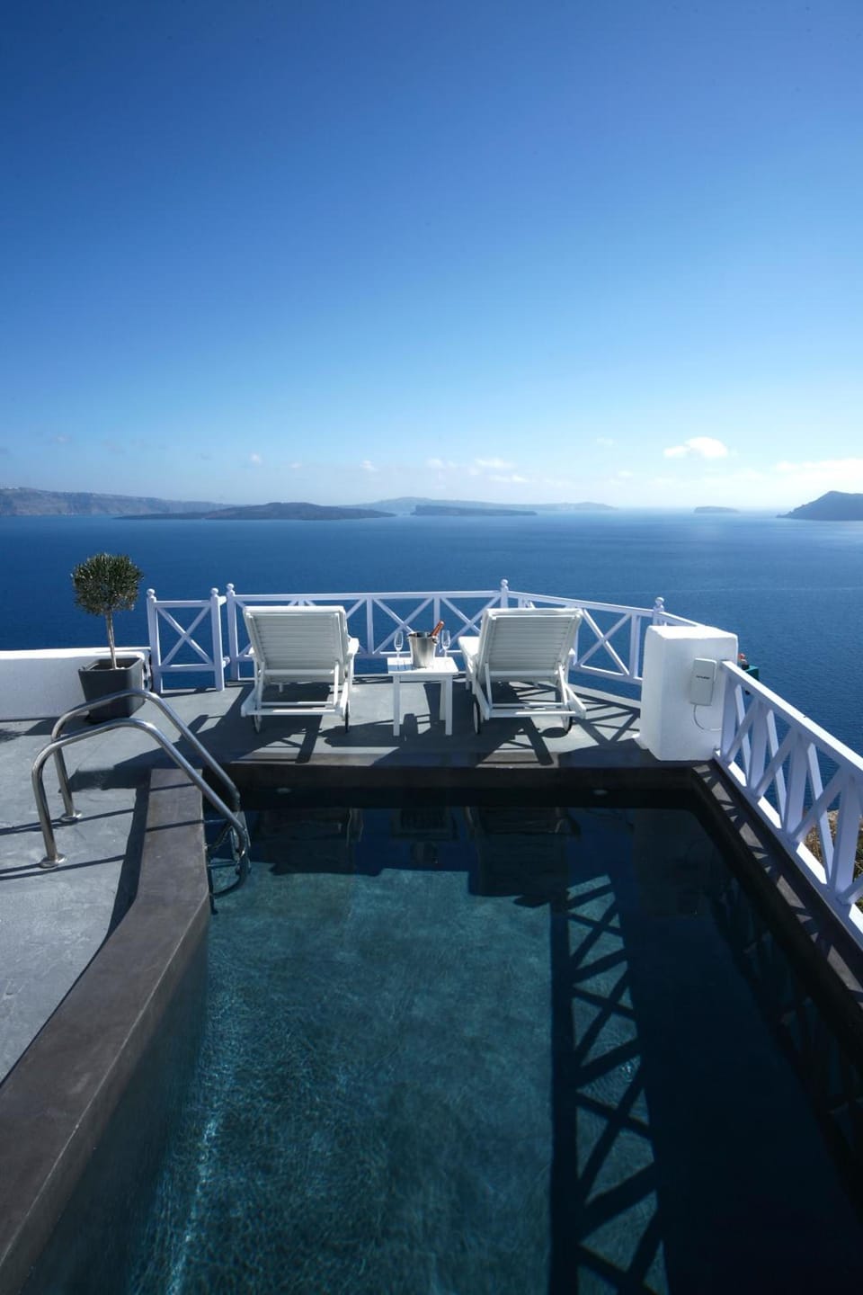 Armeni Village Rooms & Suites Hotel in Oia