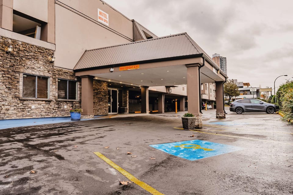 SureStay Plus by Best Western Coquitlam Hotel in New Westminster