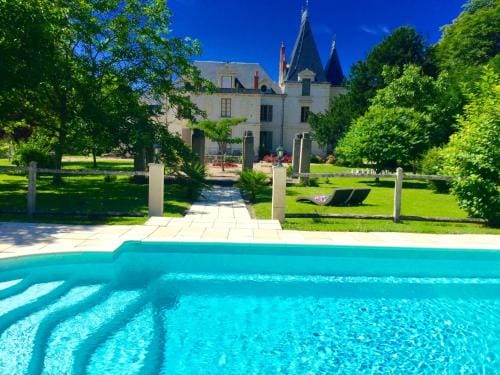Chateau De La Coutanciere Hotel in Centre-Val de Loire