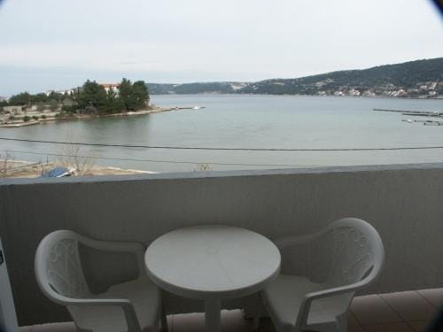 Apartments and rooms by the sea Supetarska Draga - Donja, Rab - 2001 Hotel in Supetarska Draga